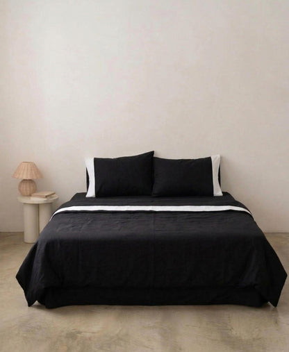Sábanas Brodure cenefa Negro sobre cama SOFT NATURE